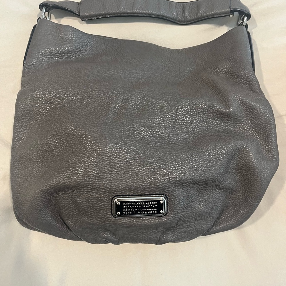 Marc Jacobs Gray Shoulder Bag with Pebbled Finish